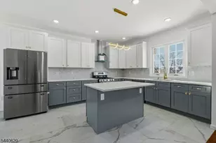 31 Davis Ave, Franklin Township, NJ 08873 - Photo 6