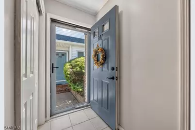 301 Saddle Ct, Raritan Township, NJ 08822 - Photo 4