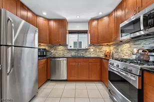 301 Saddle Ct, Raritan Township, NJ 08822 - Photo 8