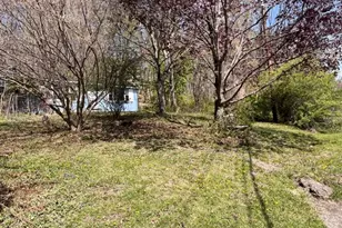 900 Primrose Path, Stillwater, NJ 07860 - Photo 2