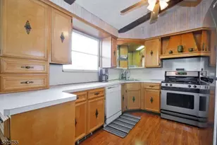 137 Lakeview Ave, Ringwood, NJ 07456 - Photo 8