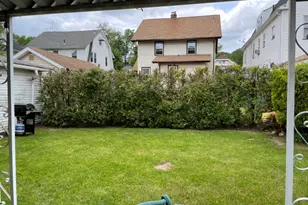 26 Pkwy, Bloomfield Twp., NJ 07003 - Photo 4