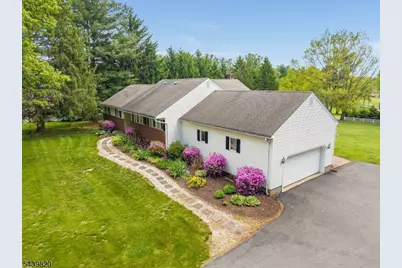 7 Sunshine Dr, Alexandria Township, NJ 08867 - Photo 2