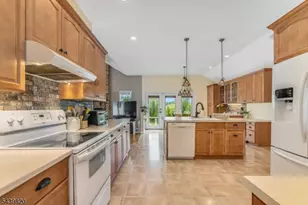 7 Sunshine Dr, Alexandria Township, NJ 08867 - Photo 10