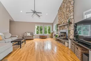 7 Sunshine Dr, Alexandria Township, NJ 08867 - Photo 4