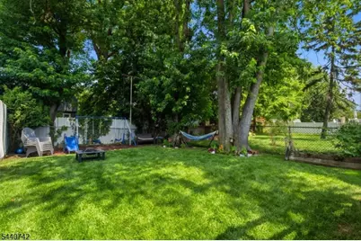 16 Creston Ave, Union Township, NJ 07083 - Photo 2