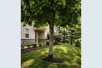 14 Fehervari Ct, Franklin Township, NJ 08873 - Photo 4