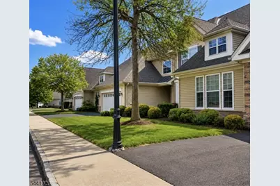14 Fehervari Ct, Franklin Township, NJ 08873 - Photo 2