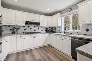 98 King St, Edison Twp., NJ 08820 - Photo 14