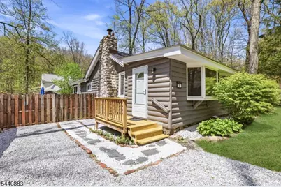5 Sanoset Rd, Vernon, NJ 07422 - Photo 1