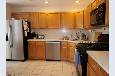 62 Knoll Ct, Long Hill Township, NJ 07946 - Photo 2