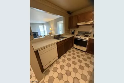 511 Clubhouse- #7, Union Township, NJ 07083 - Photo 8
