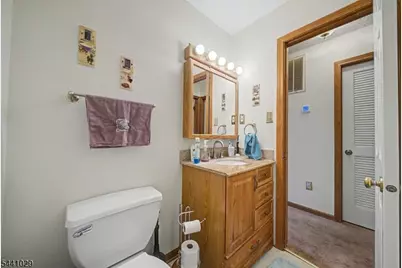 12 Amherst Ct, Hamburg, NJ 07419 - Photo 8