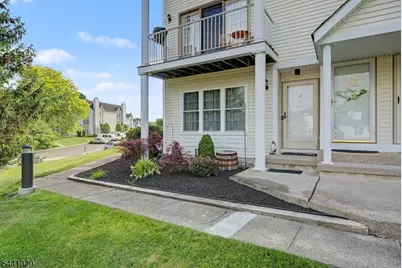 12 Amherst Ct, Hamburg, NJ 07419 - Photo 2