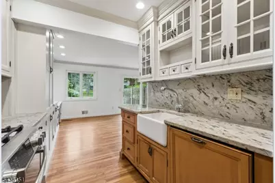 46 Pembroke Dr, Mendham, NJ 07945 - Photo 10