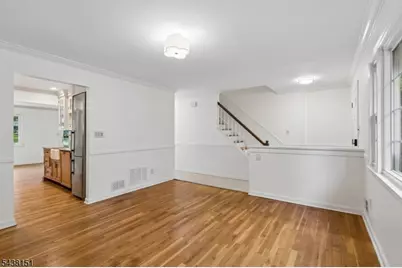 46 Pembroke Dr, Mendham, NJ 07945 - Photo 2