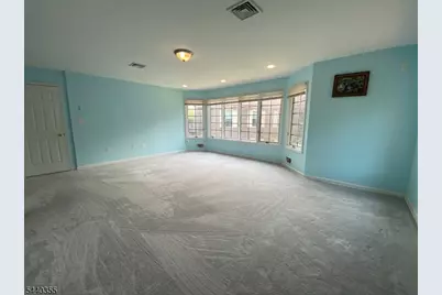 126 Mary Alice Ct, Union Township, NJ 07083 - Photo 12