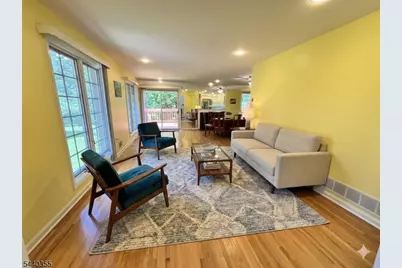 126 Mary Alice Ct, Union Township, NJ 07083 - Photo 10