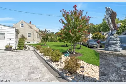 213 Glenside Pl, North Plainfield, NJ 07060 - Photo 2