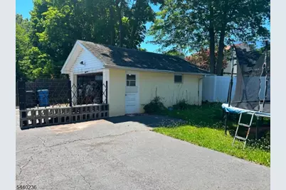 129 Hampton St, Metuchen, NJ 08840 - Photo 48