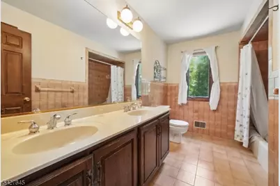 46 Copeland Rd, Denville, NJ 07834 - Photo 22