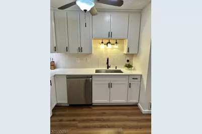 156 Heritage Ln, Hamburg, NJ 07419 - Photo 16