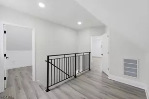 31 St Moritz Pl, Wayne, NJ 07470 - Photo 12