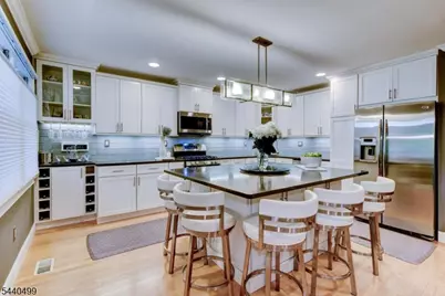 131 Bunker Hill Rd, Wayne, NJ 07470 - Photo 18