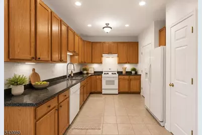 252 Moonlight Dr, Piscataway Township, NJ 08854 - Photo 10