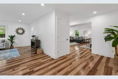 941 Lincoln Ave E, Cranford Township, NJ 07016 - Photo 4