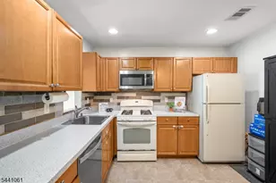 123 Chariot Ct, Piscataway Township, NJ 08854 - Photo 10