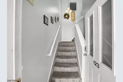 123 Chariot Ct, Piscataway Township, NJ 08854 - Photo 2