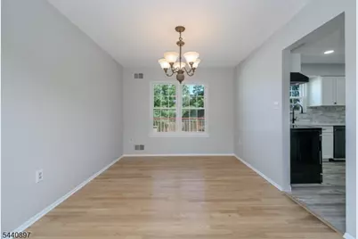 133 Hickory Rd, Franklin Township, NJ 08873 - Photo 6