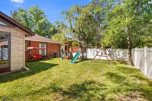 88 Tall Oaks Dr, East Brunswick Township, NJ 08816 - Photo 4