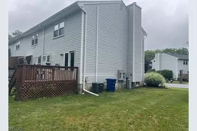 53 Village Dr, Hamburg, NJ 07419 - Photo 2