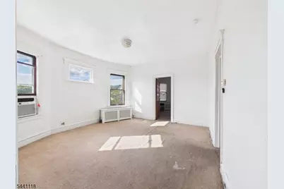 139 Fairview Ave, Prospect Park, NJ 07508 - Photo 8