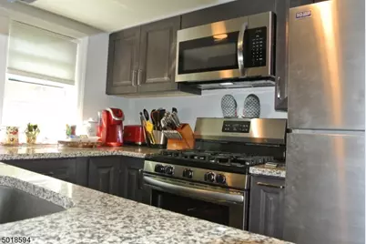 11 Delaware Pl #3, Bloomfield, NJ 07003 - Photo 2