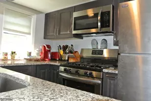 11 Delaware Pl, Bloomfield, NJ 07003 - Photo 2