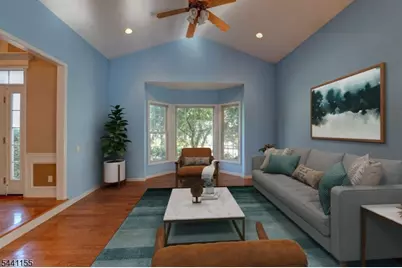 16 Commanders Ct, Totowa, NJ 07512 - Photo 4