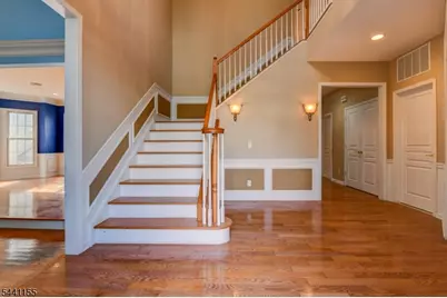 16 Commanders Ct, Totowa, NJ 07512 - Photo 2