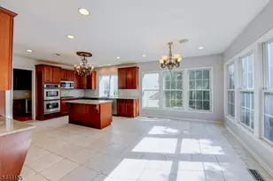 16 Commanders Ct, Totowa, NJ 07512 - Photo 12