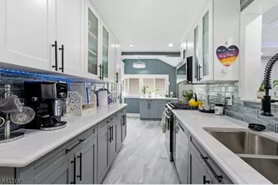 566 E Woodbridge Ave, Woodbridge Township, NJ 07001 - Photo 10