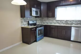 222 Wildflower Ln, Hillsborough Township, NJ 08844 - Photo 2