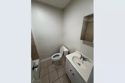 241 Hawthorne Ave, Newark, NJ 07112 - Photo 8