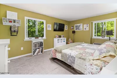 18 Steeplechase Ct, Franklin Township, NJ 08873 - Photo 8