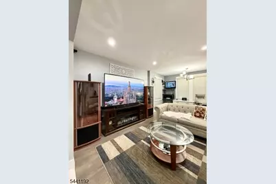 2076 Berwyn St, Union Township, NJ 07083 - Photo 18