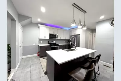 2076 Berwyn St, Union Township, NJ 07083 - Photo 2