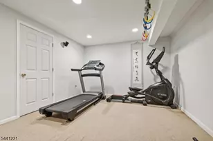 233 Patriot Hill Dr, Bernards Township, NJ 07920 - Photo 10