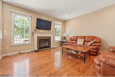 233 Patriot Hill Dr, Bernards Township, NJ 07920 - Photo 4