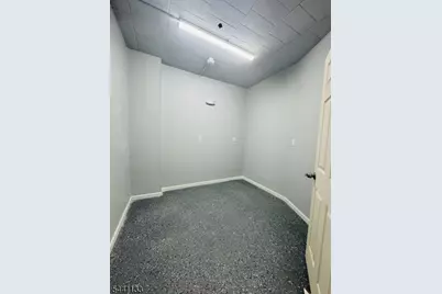 18 Orange Ave, Irvington, NJ 07111 - Photo 8